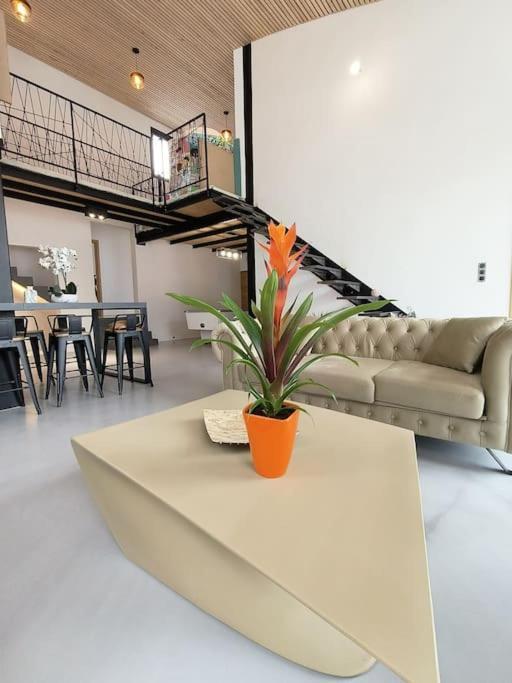 Industrial Luxury Nimes & Arles Beaucaire (Gard) Exterior foto